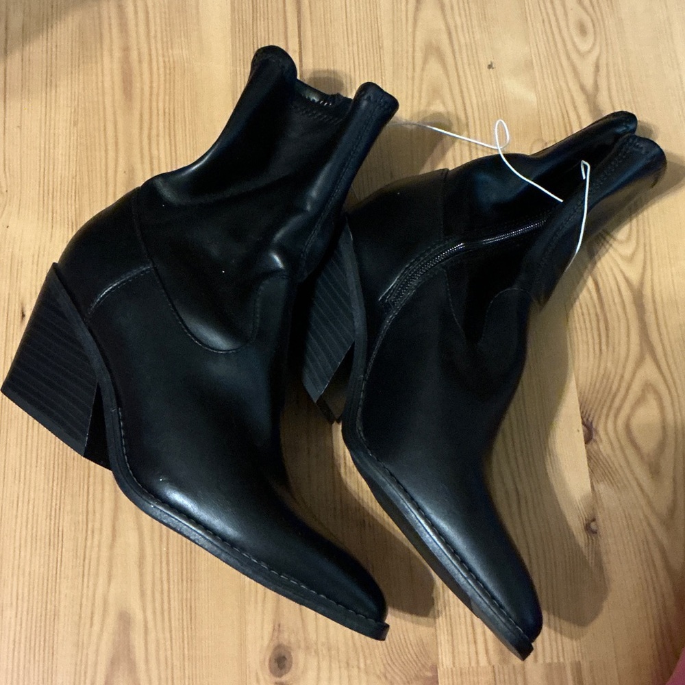 A New Day Black Leather Ankle Boots with Block Heel - Women's Sz 8